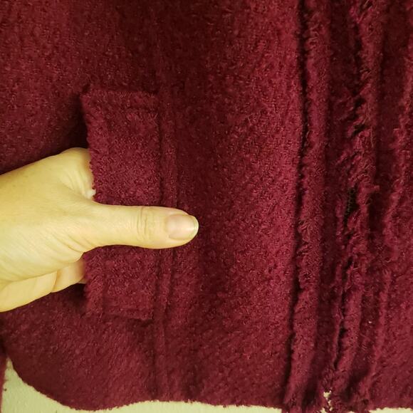 EUC CAbi frayed hem crop jacket blazer deep red pockets zipper Wool blend sz 8. - Picture 7 of 9